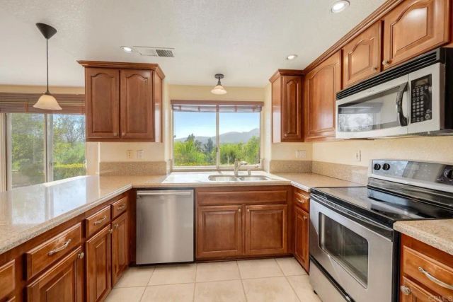 2795 Canyon Oak Pl Place, Escondido, CA 92029