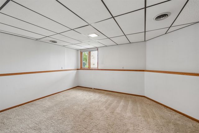 5618 Linden Circle, Johnston, IA 50131