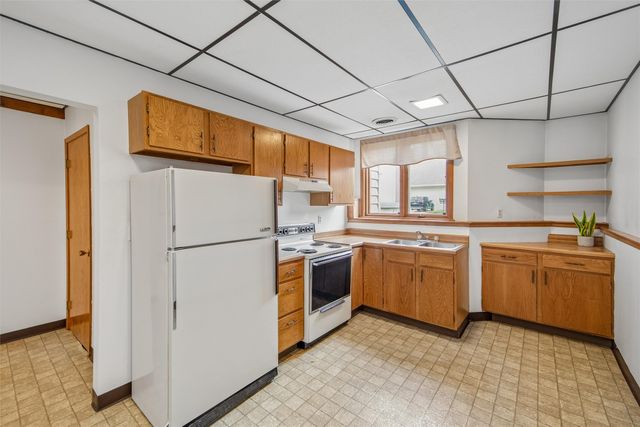 5618 Linden Circle, Johnston, IA 50131