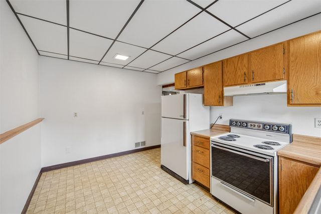 5618 Linden Circle, Johnston, IA 50131