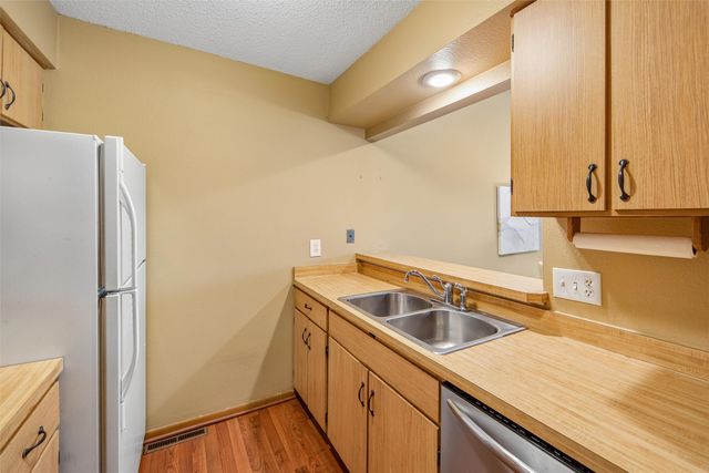 5618 Linden Circle, Johnston, IA 50131