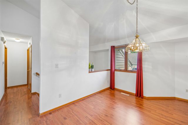 5618 Linden Circle, Johnston, IA 50131