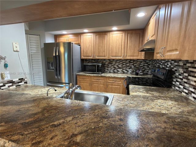 1300 SW 125th Ave 314K, Pembroke Pines, FL 33027