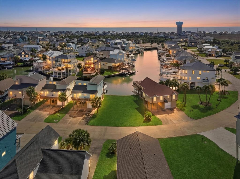 00 Bay Vista, Galveston, TX 77554