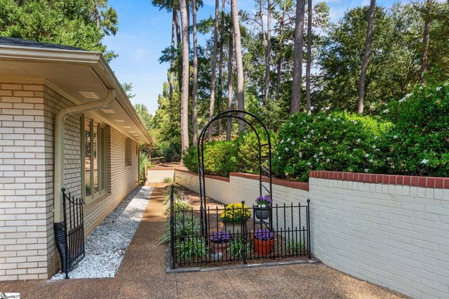 30 Pinto Court, Spartanburg, SC 29307