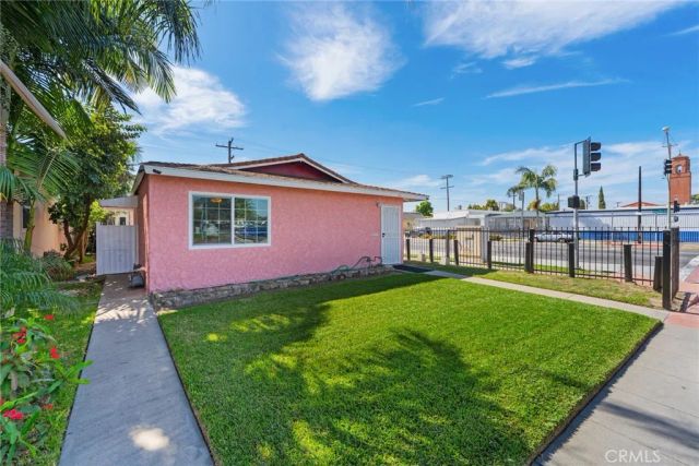 706 E Palmer, Compton, CA 90221