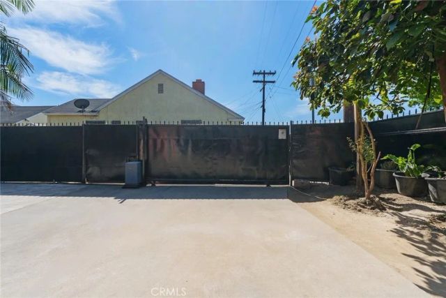 706 E Palmer, Compton, CA 90221