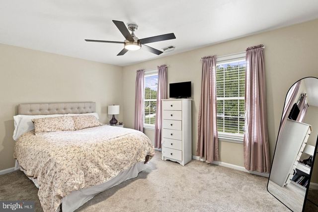 5 LAKEWIND LN, Stafford, VA 22554