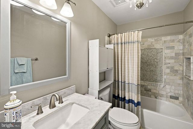 5 LAKEWIND LN, Stafford, VA 22554