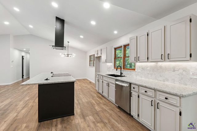 213 Dogwood Glen Dr, Centerville, GA 31028
