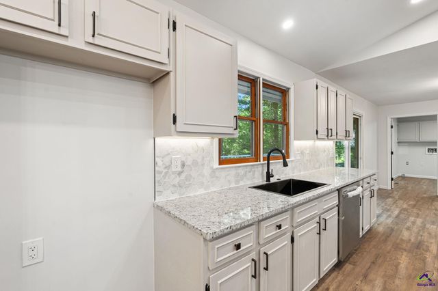 213 Dogwood Glen Dr, Centerville, GA 31028