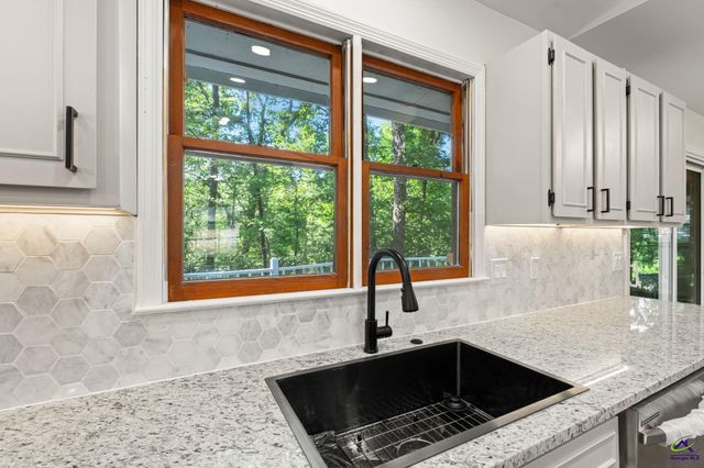 213 Dogwood Glen Dr, Centerville, GA 31028