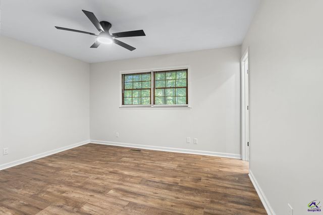 213 Dogwood Glen Dr, Centerville, GA 31028