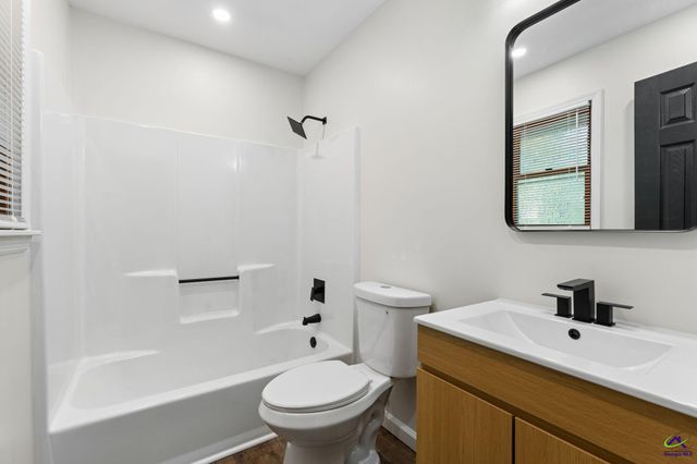 213 Dogwood Glen Dr, Centerville, GA 31028