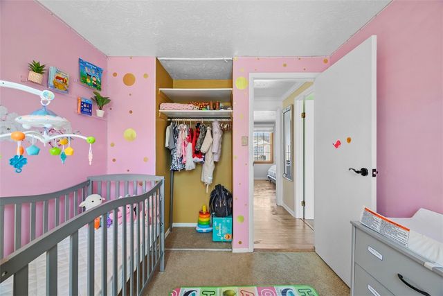 1157 Lebanon School Rd, West Mifflin, PA 15122