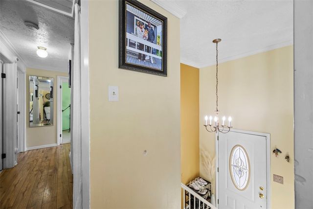 1157 Lebanon School Rd, West Mifflin, PA 15122