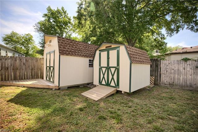 853 Berkshire TER, Hampton, VA 23666