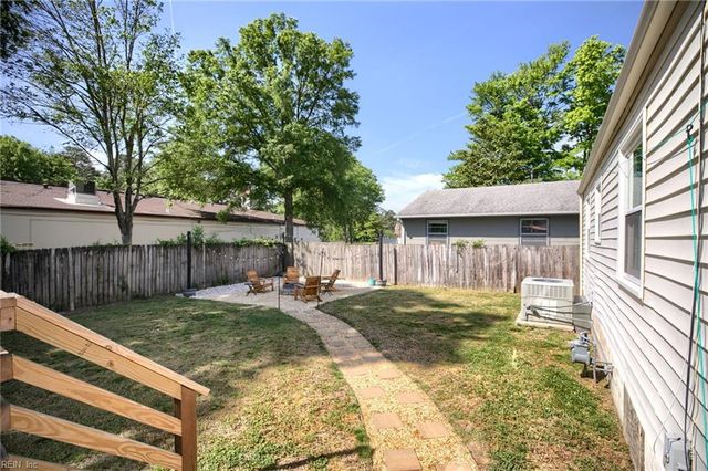 853 Berkshire TER, Hampton, VA 23666