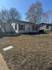 214 E Acheson Street, Denison, TX 75021