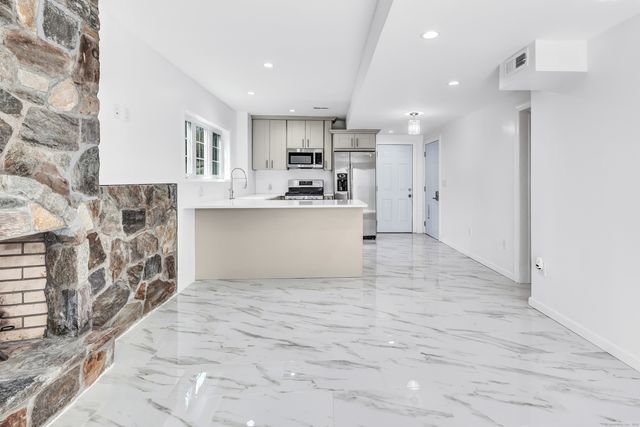 1620 North Peters Lane, Stratford, CT 06614