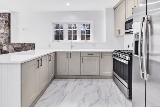 1620 North Peters Lane, Stratford, CT 06614