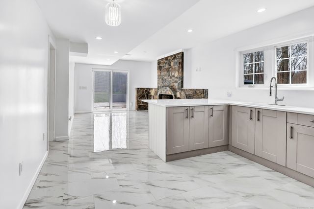 1620 North Peters Lane, Stratford, CT 06614