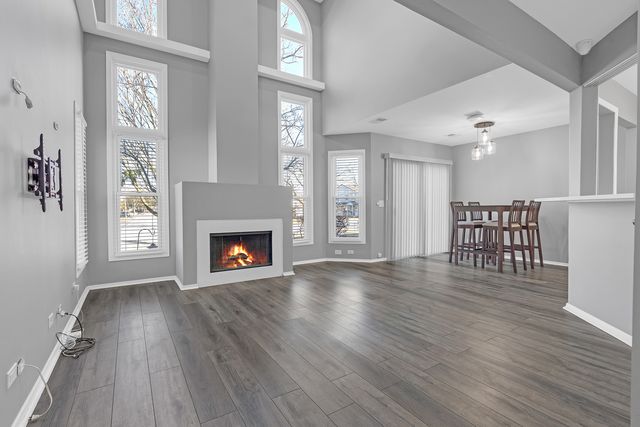 730 HAMILTON Circle, Schaumburg, IL 60194