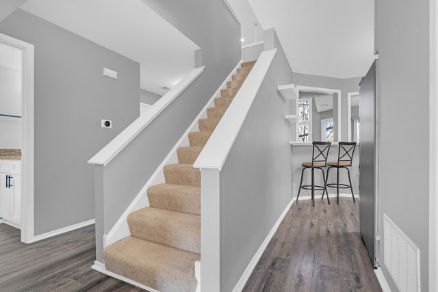 730 HAMILTON Circle, Schaumburg, IL 60194