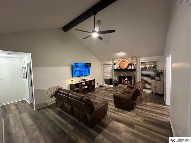 14933 K Street, Omaha, NE 68137