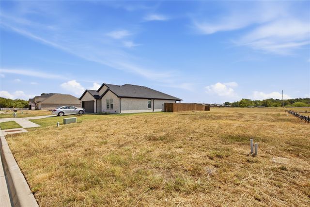 705 Greyson Lane, Greenville, TX 75402
