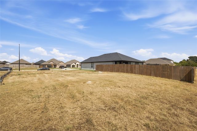 705 Greyson Lane, Greenville, TX 75402