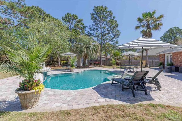 7244 Reef St, Navarre, FL 32566