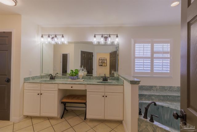 7244 Reef St, Navarre, FL 32566