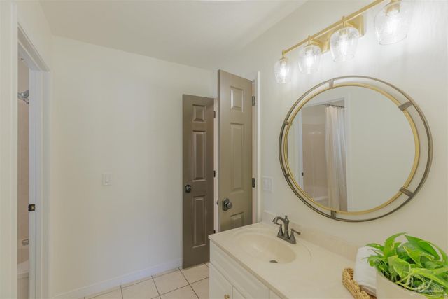 7244 Reef St, Navarre, FL 32566