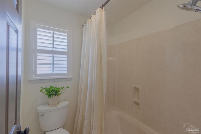 7244 Reef St, Navarre, FL 32566