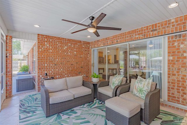 7244 Reef St, Navarre, FL 32566