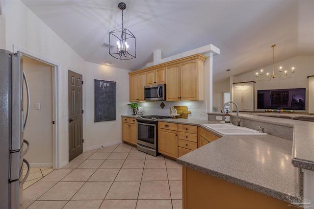 7244 Reef St, Navarre, FL 32566