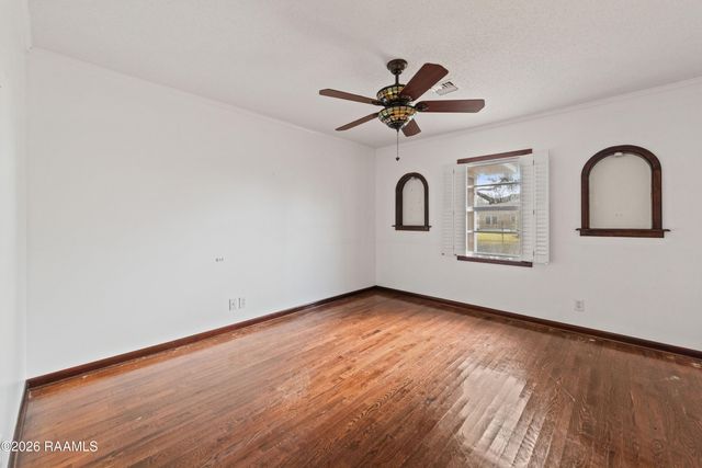 222 Madge Street, Breaux Bridge, LA 70517