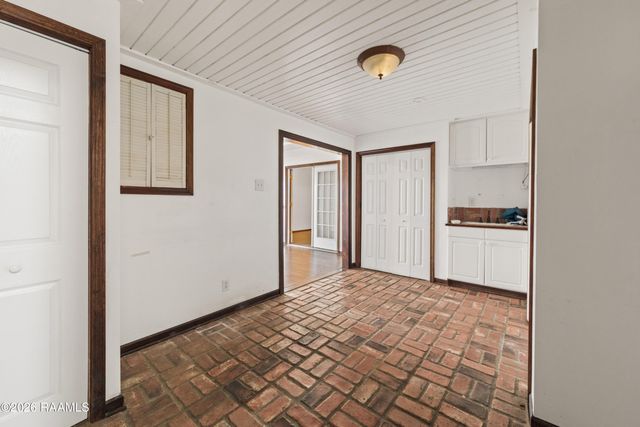 222 Madge Street, Breaux Bridge, LA 70517