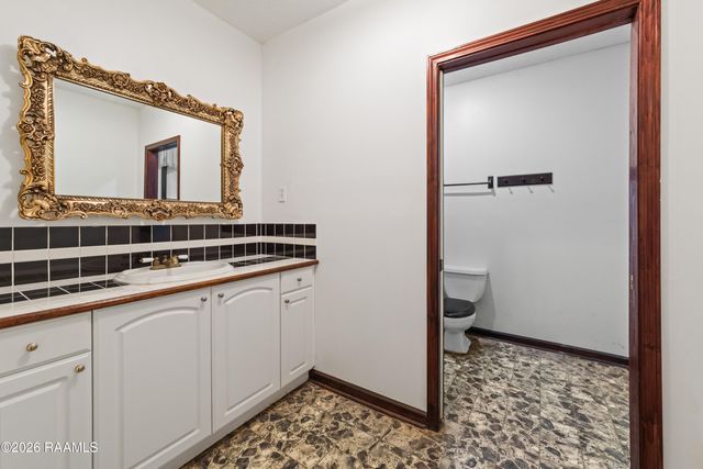 222 Madge Street, Breaux Bridge, LA 70517