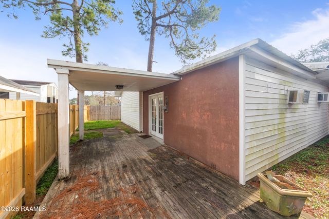 222 Madge Street, Breaux Bridge, LA 70517