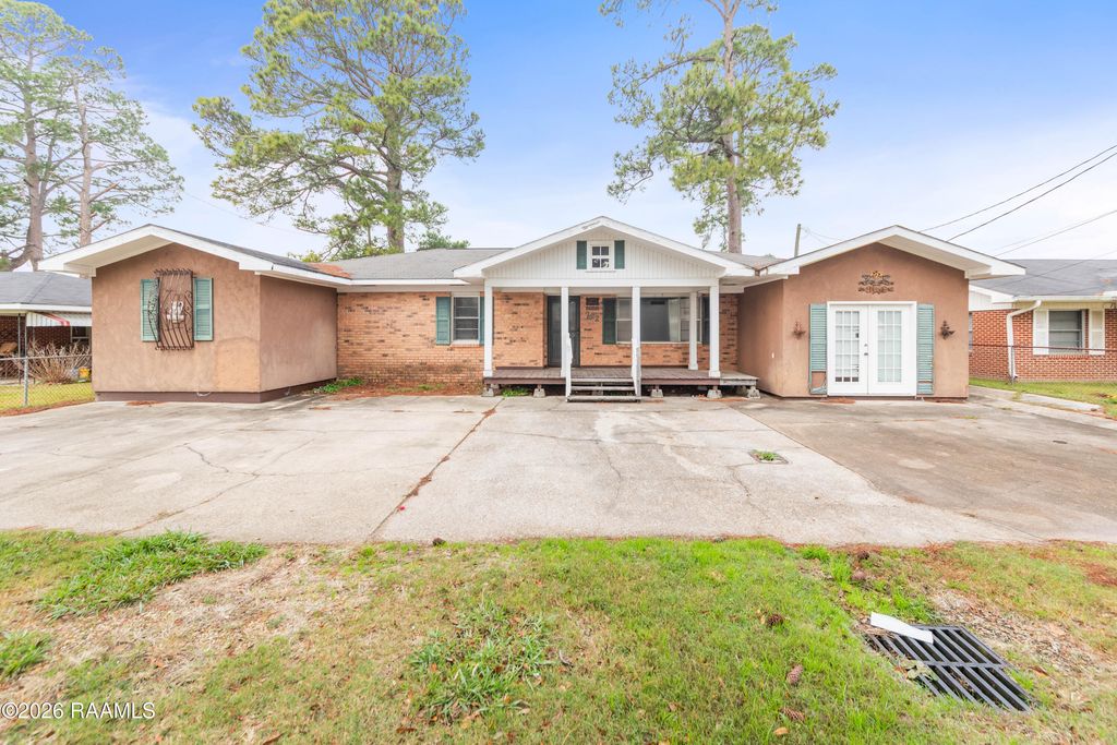222 Madge Street, Breaux Bridge, LA 70517
