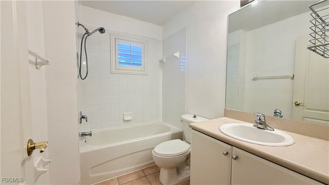 8527 Athena CT, Lehigh Acres, FL 33971