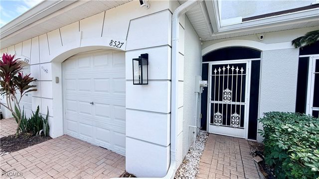 8527 Athena CT, Lehigh Acres, FL 33971