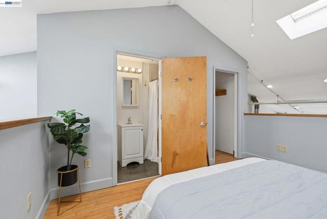 1501 37th Ave B11, Oakland, CA 94601