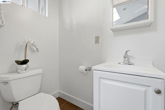 1501 37th Ave B11, Oakland, CA 94601