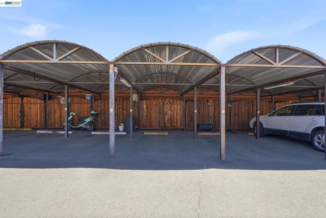 1501 37th Ave B11, Oakland, CA 94601