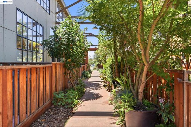 1501 37th Ave B11, Oakland, CA 94601