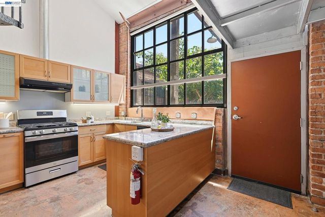 1501 37th Ave B11, Oakland, CA 94601