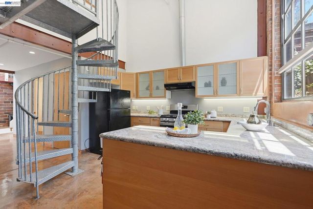 1501 37th Ave B11, Oakland, CA 94601